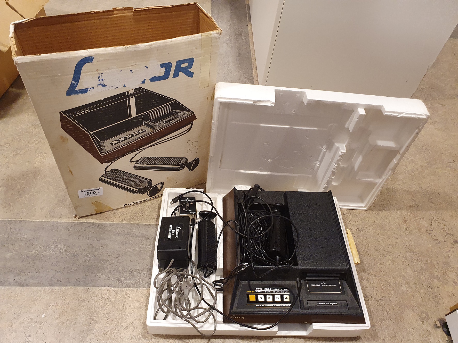 LUXOR Tv-spel med 4 st Videocart (i kartong)