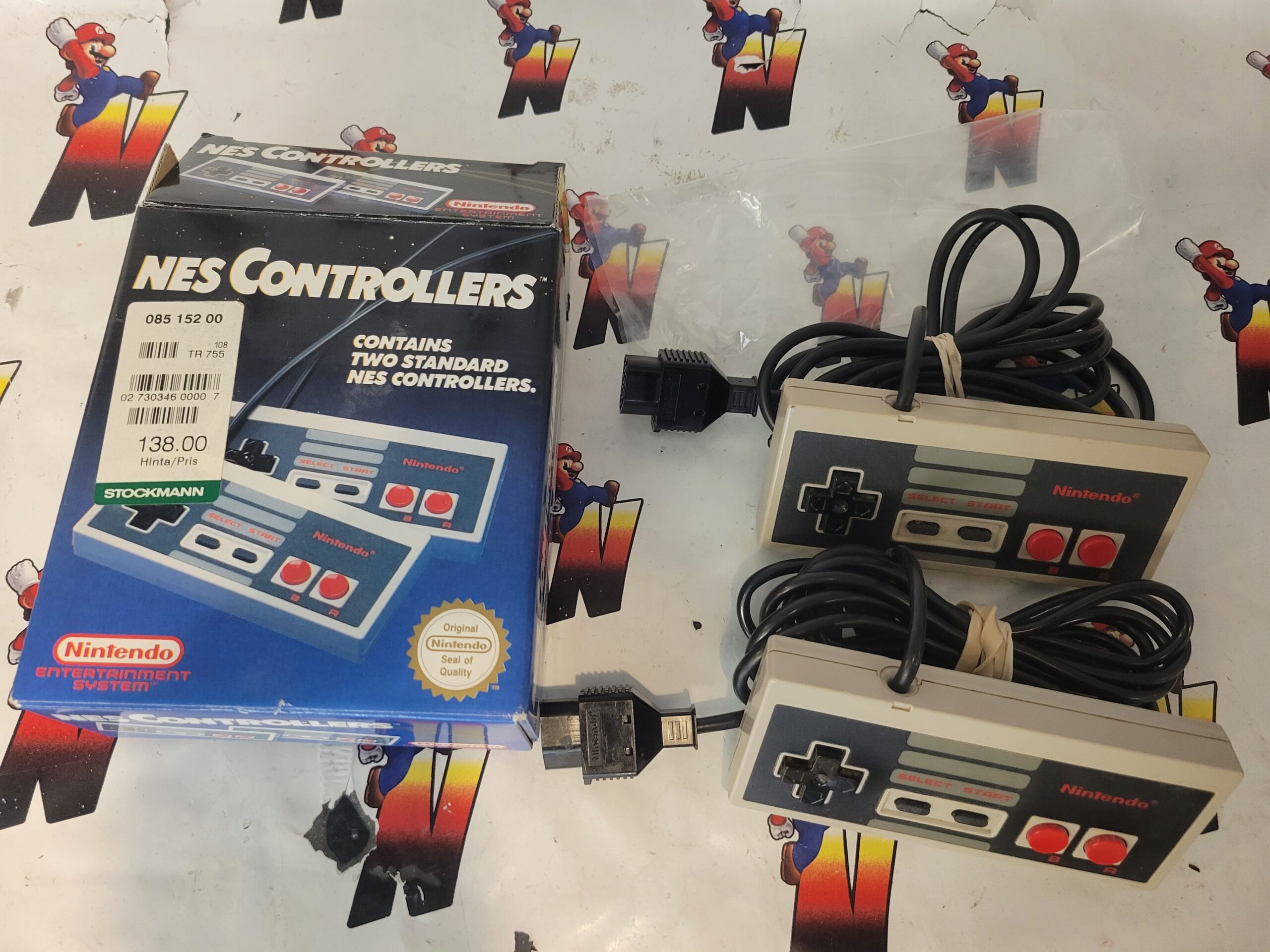 Auktion - 2 NES Kontroll i mycket fin Svenksåld Originalbox